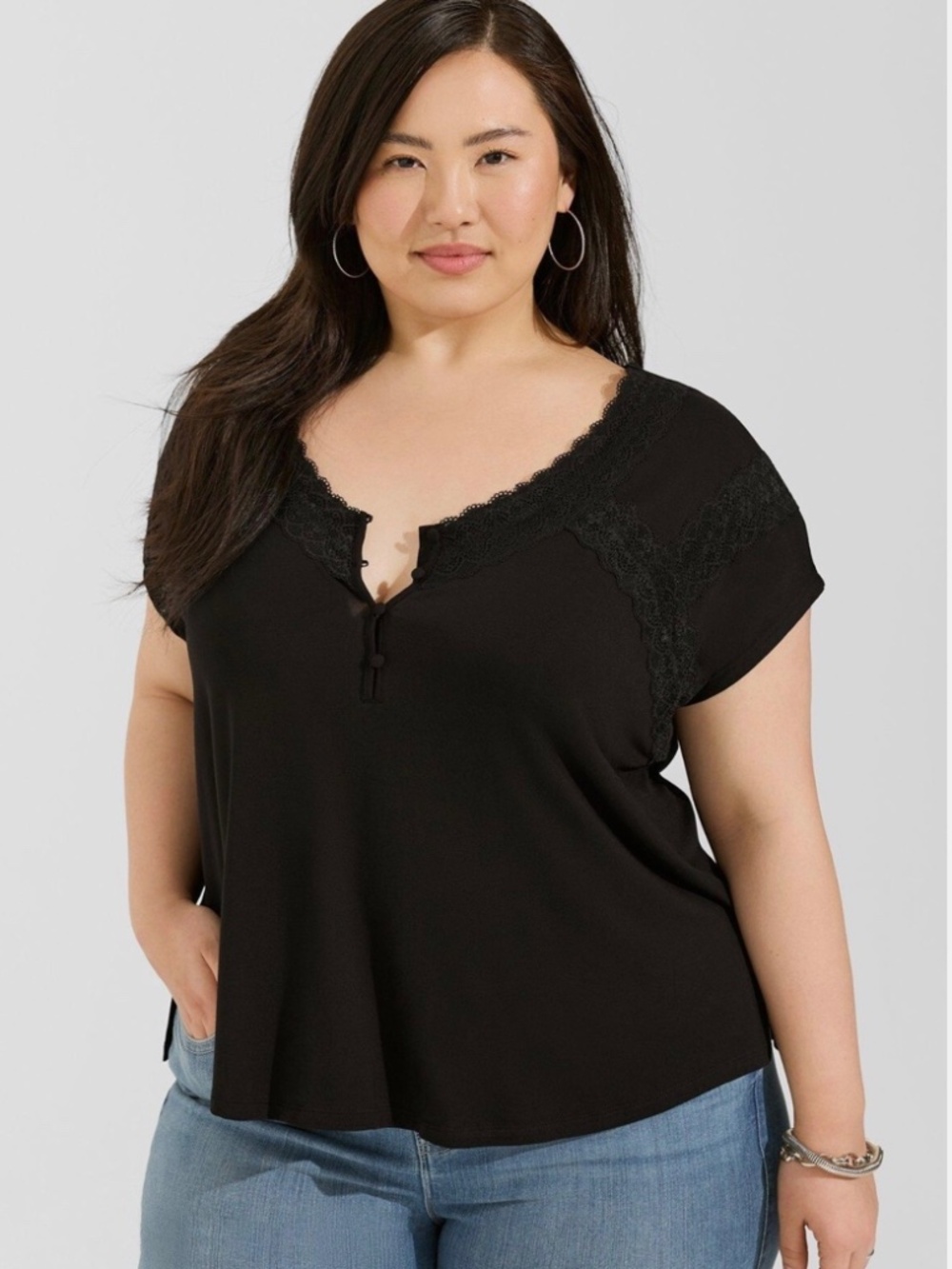JERSEY HENLEY LACE TRIM TOP